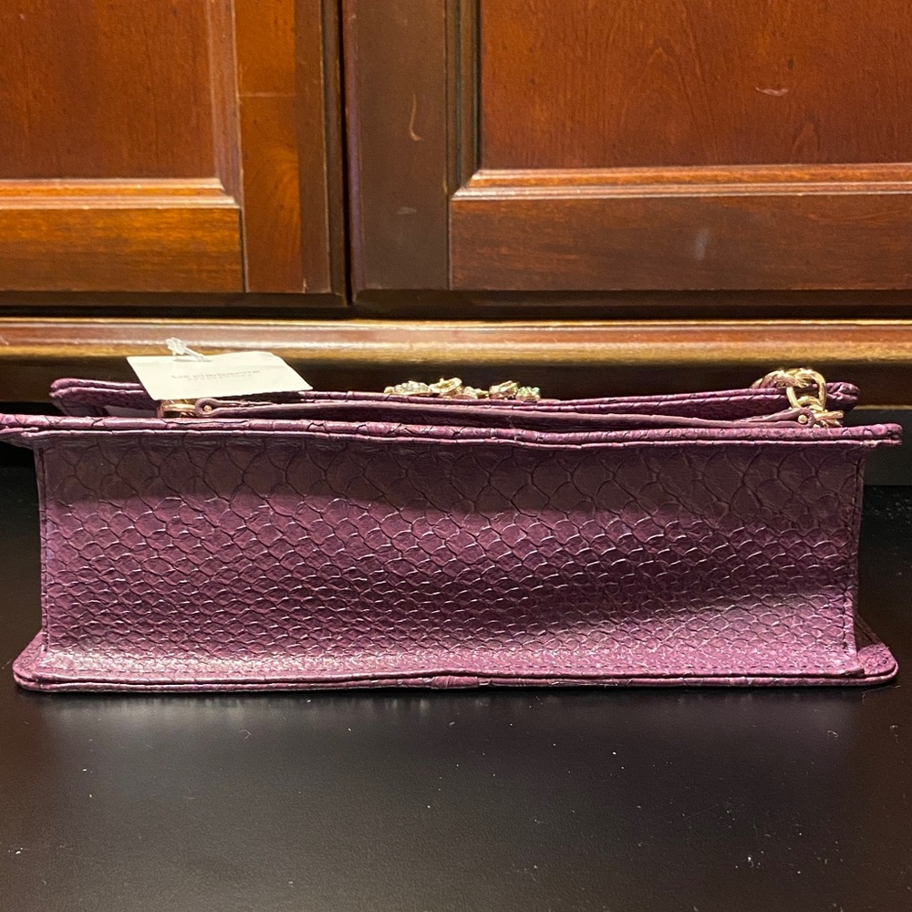 Plum Vintage Liz Claiborne Crocodile-Embossed Chain Bag - Picture 7 of 16